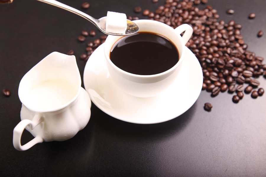 コーヒーに「砂糖」や「ミルク」を入れると風味がどう変わるのか？ - Indoの素敵なコーヒーライフ